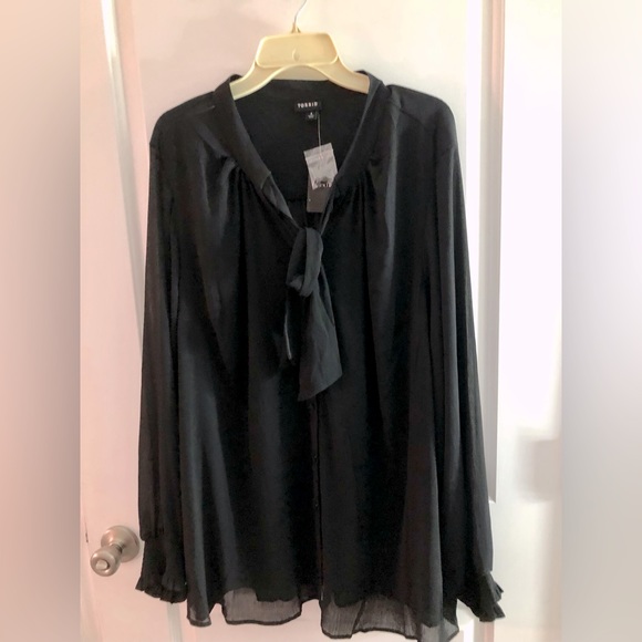 Torrid sz 4 Black Chiffon Bow Front Button-Up Blouse - Picture 6 of 10